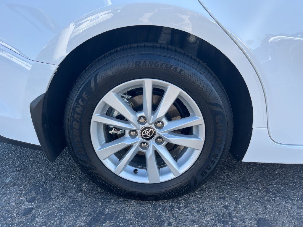 Used 2026 Toyota Camry LE w/ Convenience Package FWD image 43