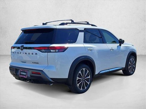 New 2026 Nissan Pathfinder Platinum image 2