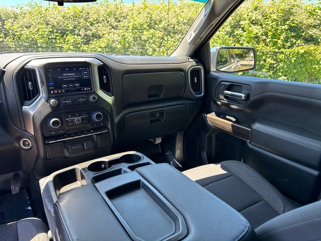 Used 2019 Chevrolet Silverado 1500 LT w/ Convenience Package AWD/4WD image 10