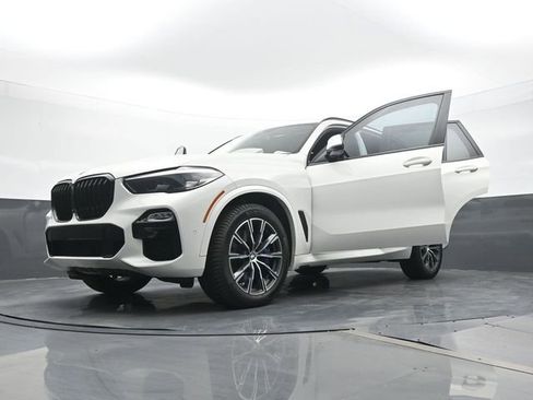 Used 2021 BMW X5 M50i w/ Premium Package image 27