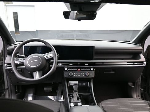 Used 2025 Hyundai Santa Cruz SE image 10