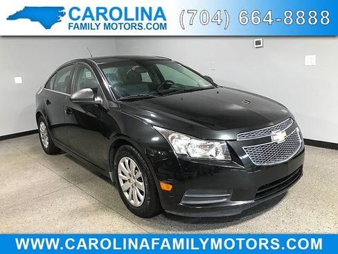 Used 2011 Chevrolet Cruze LS FWD image 1