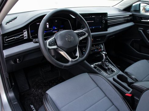 New 2026 Volkswagen Jetta SE image 9