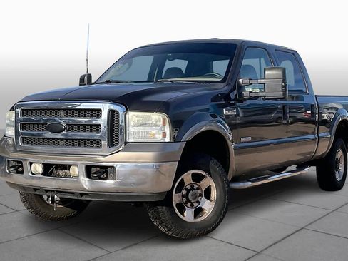 Used 2005 Ford F250 Lariat image 3