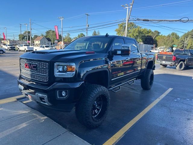 Used 2019 GMC Sierra 2500 Denali w/ Duramax Plus Package AWD/4WD image 1