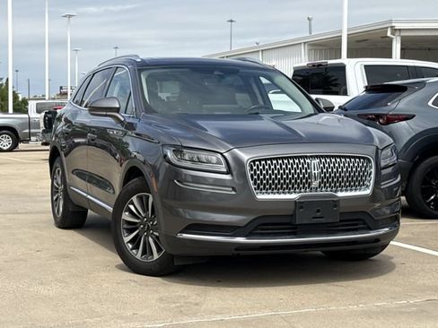Used 2021 Lincoln Nautilus Reserve AWD/4WD image 2