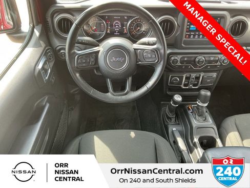 Used 2021 Jeep Gladiator Willys image 14