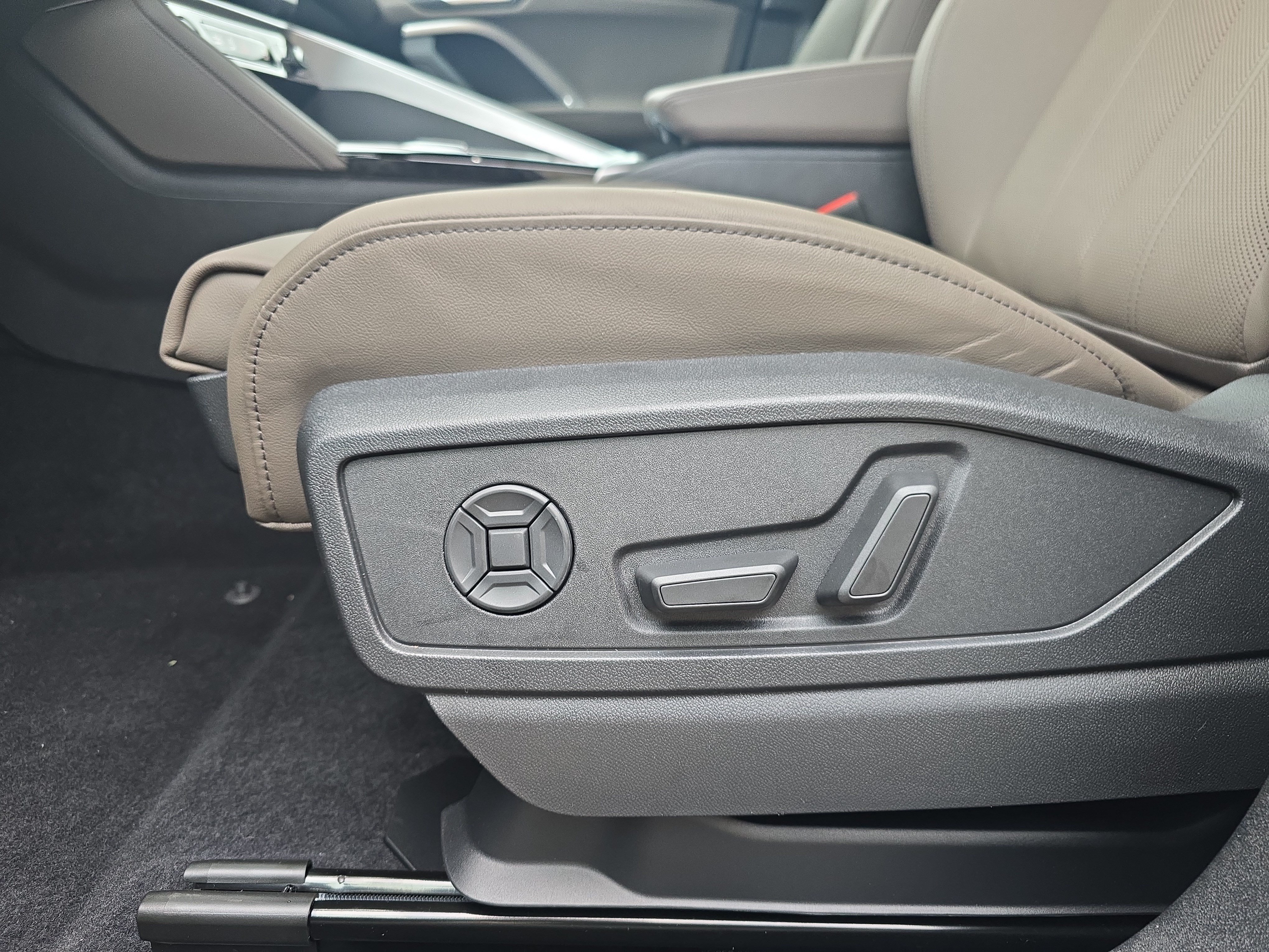New 2026 Audi Q5 Premium Plus AWD/4WD image 25