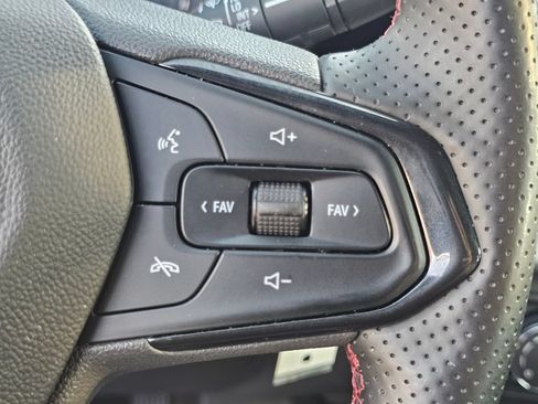 Used 2024 Chevrolet Trax RS w/ Driver Confidence Package FWD image 29