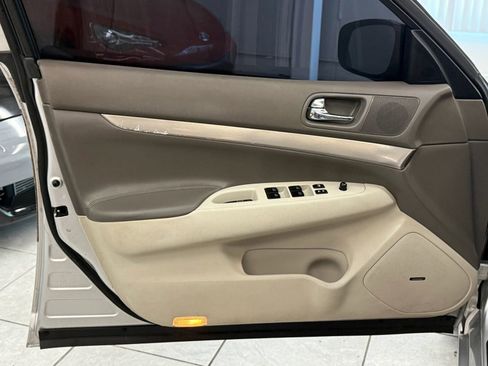 Used 2015 INFINITI Q40 w/ Navigation Package RWD image 15