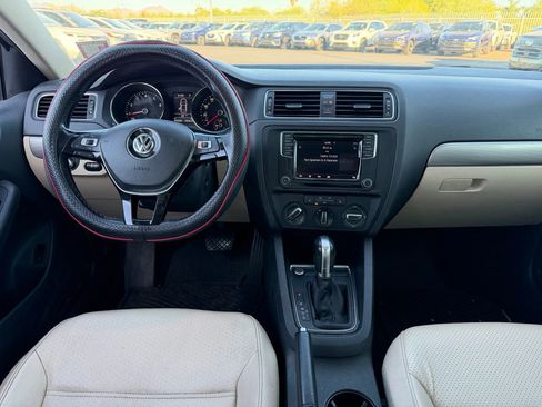 Used 2017 Volkswagen Jetta SE FWD image 8