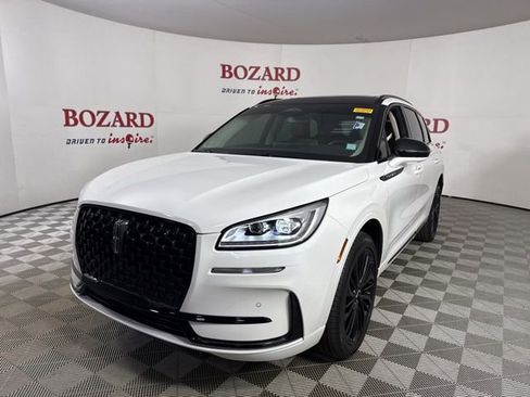 Used 2023 Lincoln Corsair Reserve w/ Equipment Group 201A image 4