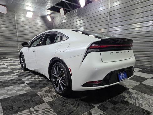 Used 2024 Toyota Prius XLE image 6