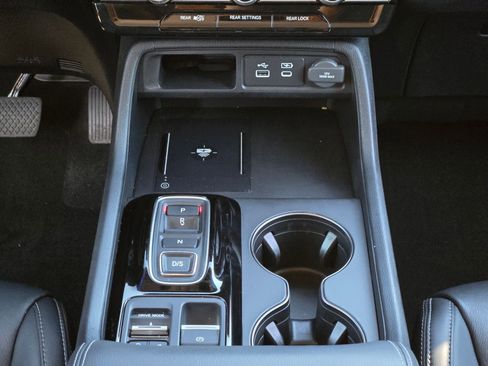 Used 2025 Honda Pilot EX-L image 19