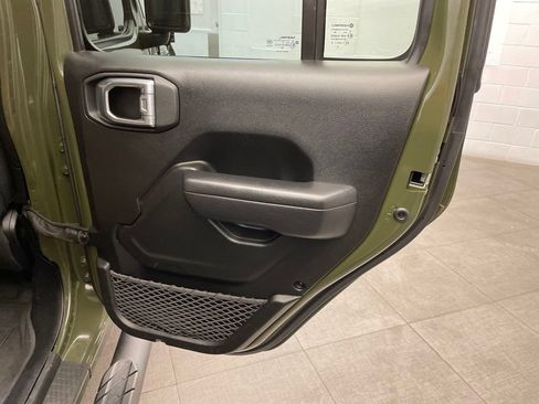 Used 2023 Jeep Gladiator Sport AWD/4WD image 27