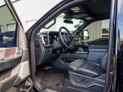 Certified 2026 Ford F250 Platinum w/ Tremor Off-Road Package AWD/4WD image 18