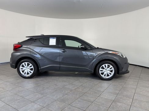 Used 2019 Toyota C-HR LE FWD image 8