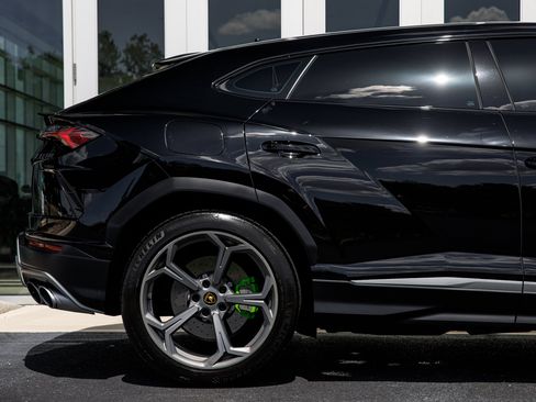 Used 2022 Lamborghini Urus AWD/4WD image 18