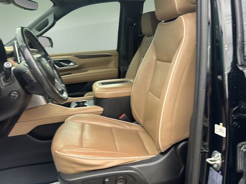 Used 2021 Chevrolet Tahoe Premier w/ Premium Package RWD image 10