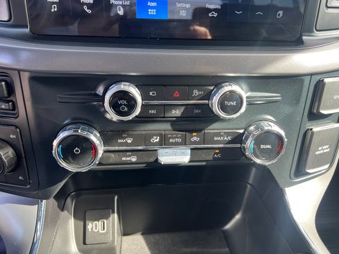 Used 2025 Ford F150 XLT w/ Equipment Group 301A Standard AWD/4WD image 19
