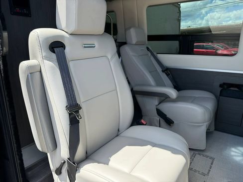 Used 2022 Mercedes-Benz Sprinter 3500 w/ Parking Package image 31