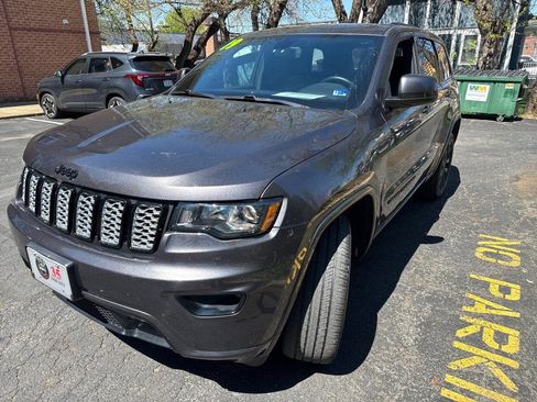 Used 2019 Jeep Grand Cherokee Altitude AWD/4WD image 32