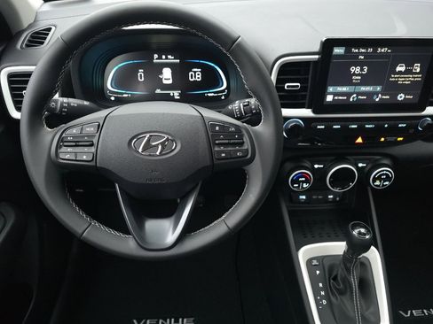 New 2026 Hyundai Venue SEL image 16