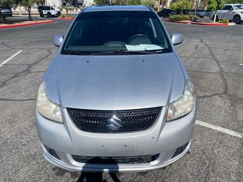 Used 2011 Suzuki SX4 Sport SE FWD image 2