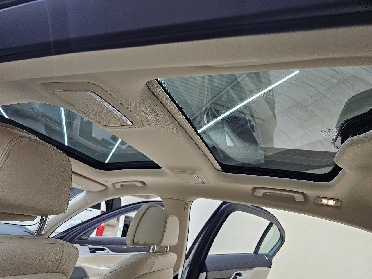 Used 2019 BMW 740i RWD image 41