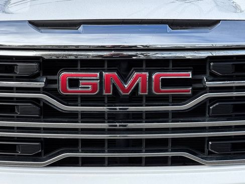 Used 2024 GMC Sierra 1500 SLT AWD/4WD image 46