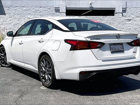 Used 2023 Nissan Altima 2.0 SR FWD image 10