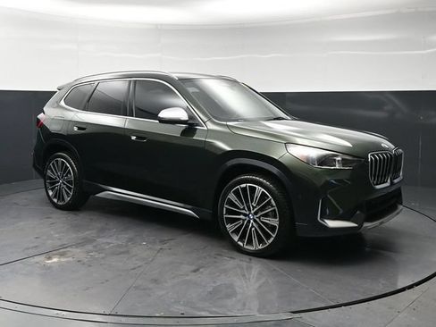 Used 2024 BMW X1 xDrive28i w/ Technology Package AWD/4WD image 3