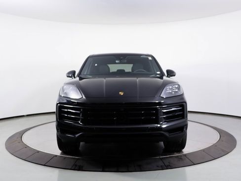 Used 2025 Porsche Cayenne image 23