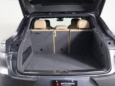 Used 2021 Porsche Cayenne GTS w/ Premium Package Plus image 22