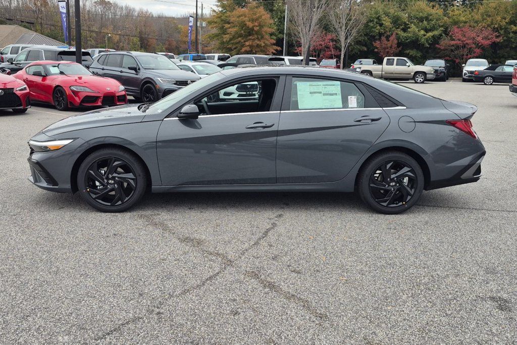 New 2026 Hyundai Elantra SEL Sport FWD image 9