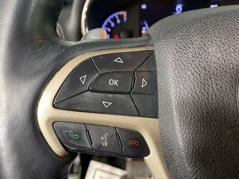 Used 2015 Jeep Grand Cherokee Limited w/ Luxury Group II AWD/4WD image 12