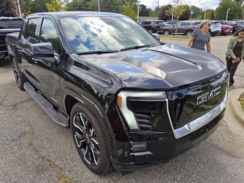 Used 2025 GMC Sierra EV Denali AWD/4WD image 2