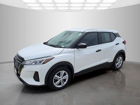 Used 2025 Nissan Kicks Play S FWD image 6
