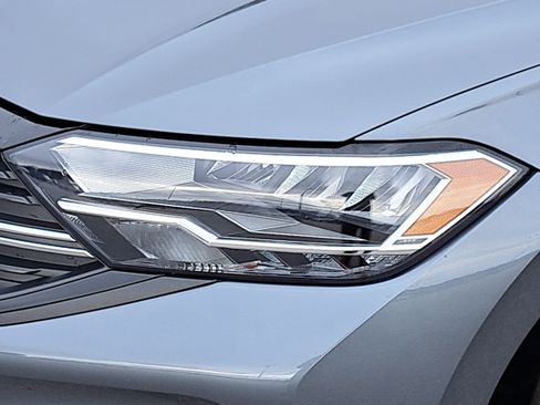 Certified 2024 Volkswagen Jetta Sport image 27