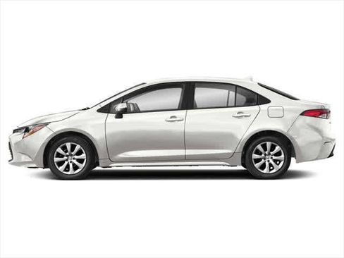 Used 2024 Toyota Corolla LE FWD image 3