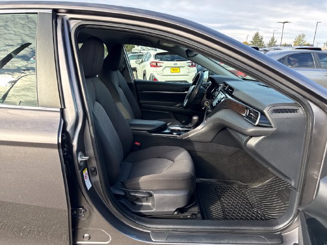 Used 2019 Toyota Camry LE FWD image 9