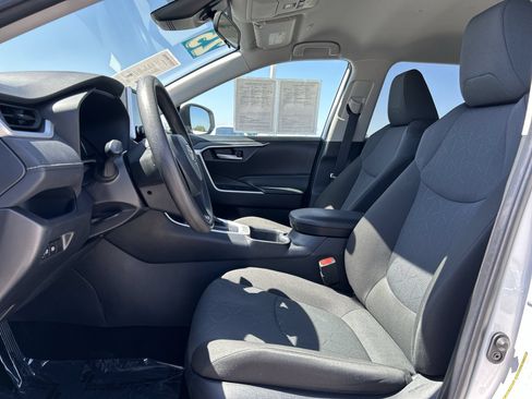 Used 2025 Toyota RAV4 XLE FWD image 13