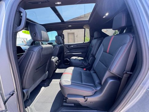 Used 2024 Chevrolet Traverse RS w/ LPO, Floor Liner Package AWD/4WD image 32