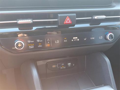 New 2026 Kia Sportage EX w/ EX Panorama Roof Package image 10