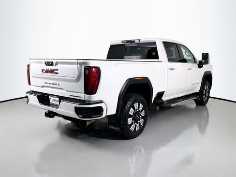 Used 2024 GMC Sierra 3500 Denali w/ Technology Package AWD/4WD image 5