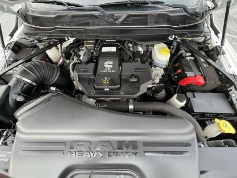 Used 2022 RAM 2500 Tradesman w/ Chrome Appearance Group image 23