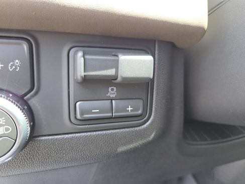 New 2026 GMC Yukon Denali Ultimate AWD/4WD image 13