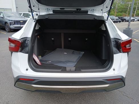 Used 2026 Chevrolet Trax ACTIV w/ Sunroof Package FWD image 22
