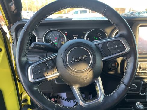 Used 2023 Jeep Wrangler Unlimited Sahara w/ Cold Weather Group image 19