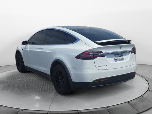 Used 2018 Tesla Model X 75D AWD/4WD image 3